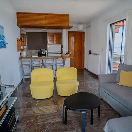 Sea Breeze Apartment *